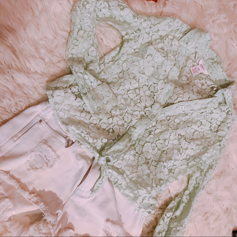 Mint lace tie button down shirt XS